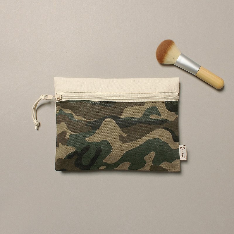Classic Camouflage LayBag Sleepy Bag Makeup Storage Bag - กระเป๋าเครื่องสำอาง - ผ้าฝ้าย/ผ้าลินิน สีเขียว