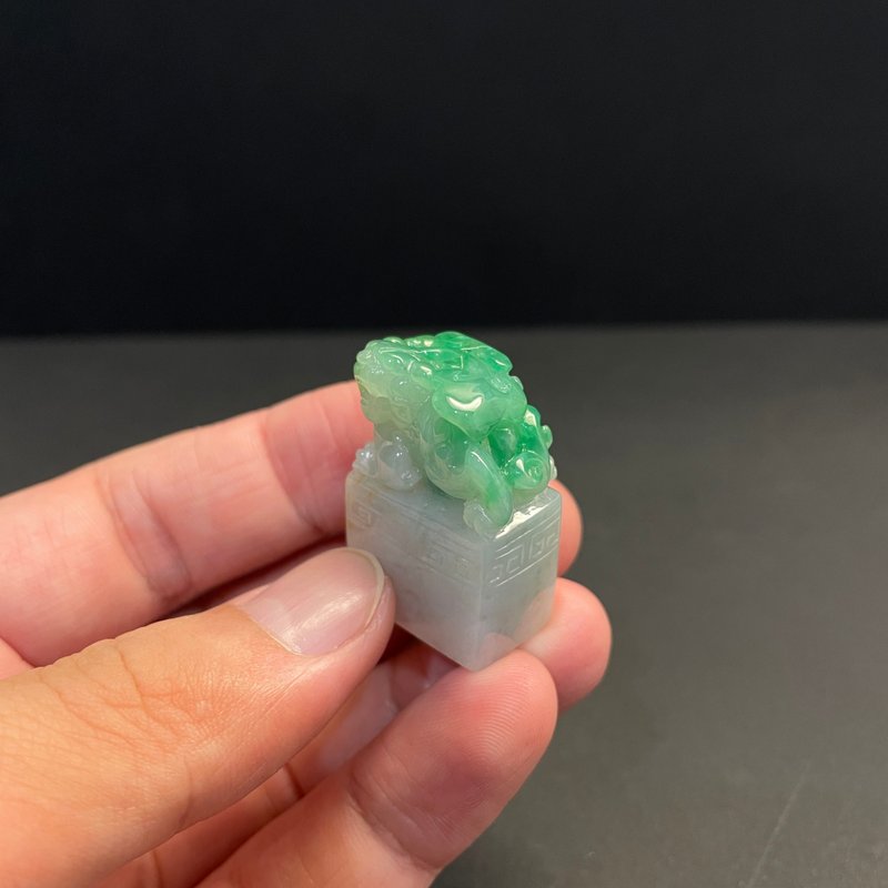 Hanyu Jewelry Natural Jade A Grade Zhengyang Green Pixiu Stamp-catching and Beautiful Style Thick Jade Seal - อื่นๆ - หยก สีส้ม