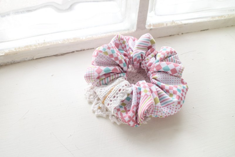 20 encounters between square and round - pink - handmade scrunchie hair ties - เครื่องประดับผม - เส้นใยสังเคราะห์ สึชมพู