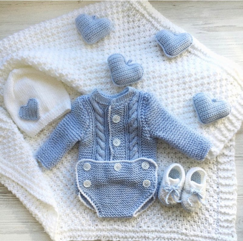 Blue and white clothing set for boy: blanket with 4 toys, romper, hat, booties. - 包屁衣/連身衣 - 其他材質 藍色