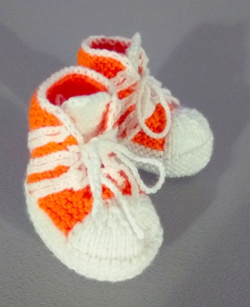 Knitting pattern for baby booties, 0-12 months, pdf instruction of knitting in E - รองเท้าเด็ก - ขนแกะ สีส้ม