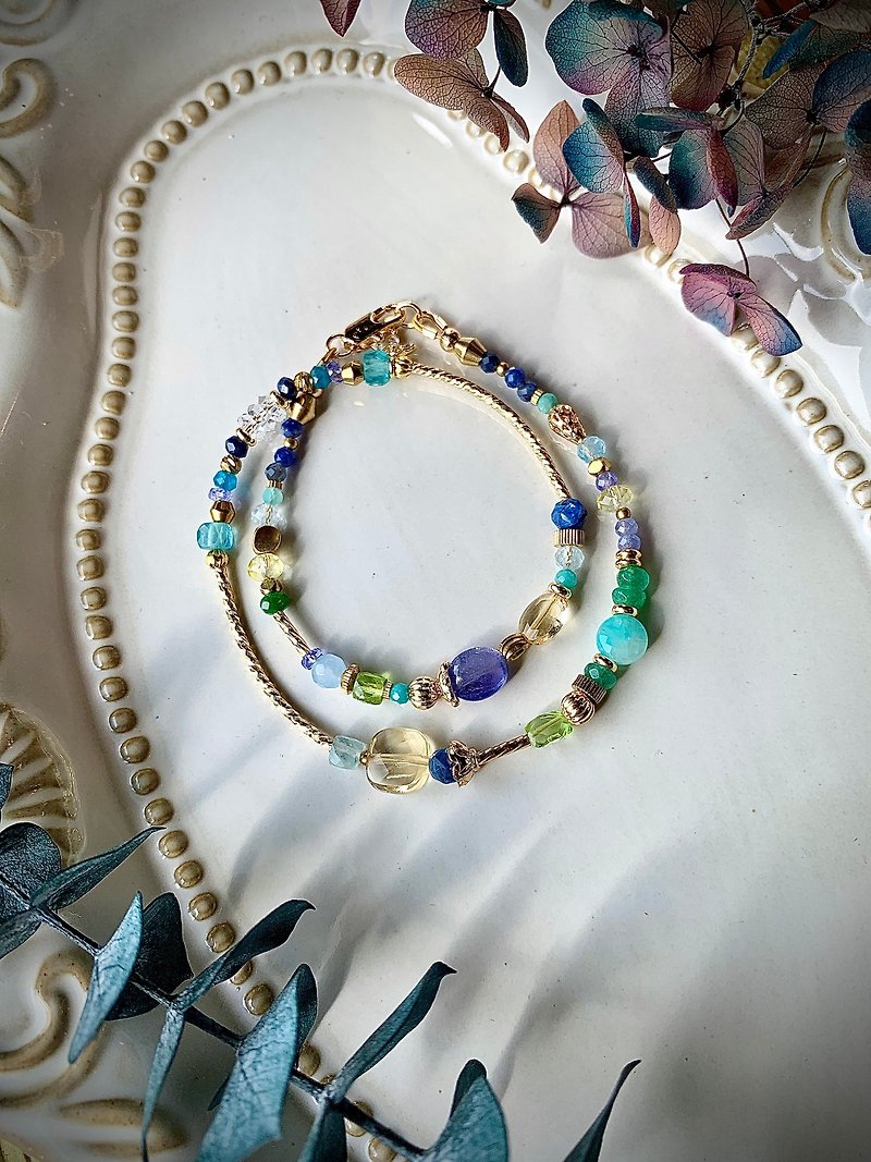 -Ripples of Garo Lake-Natural crystal bracelet / vintage Bronze bracelet - Bracelets - Crystal Multicolor