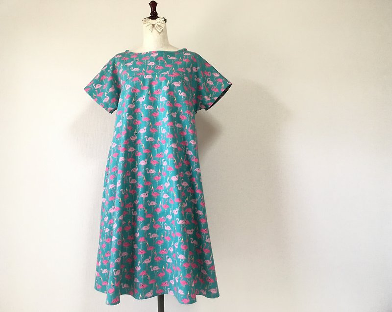 フラミンゴ柄　シンプル　フレアワンピース　エメラルド - 洋裝/連身裙 - 棉．麻 綠色
