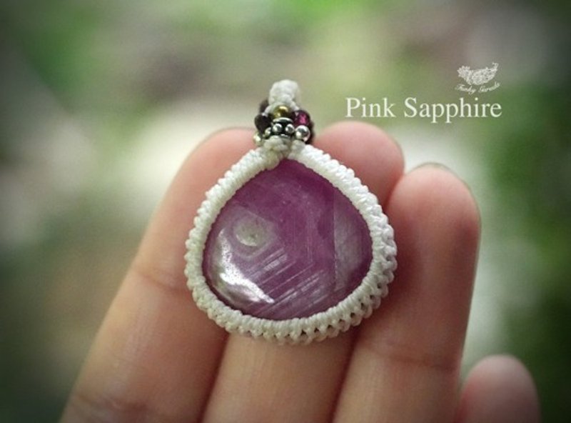 Hexagonal Corundum Art Pink Sapphire Macrame Necklace 1682 - สร้อยคอ - เครื่องเพชรพลอย 