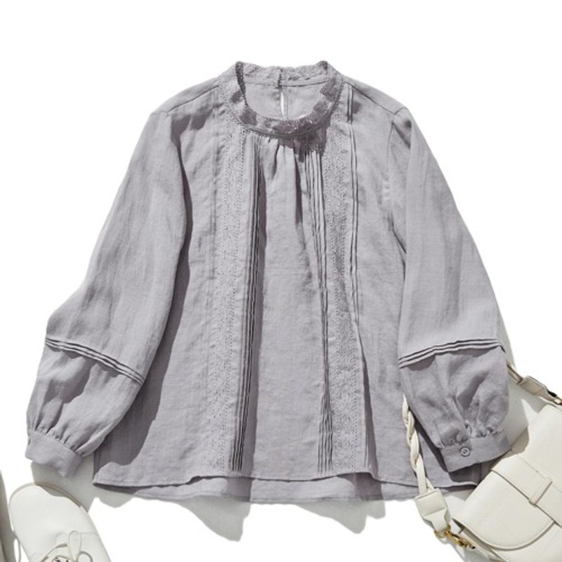 ピンタックをほどこした、レースプルオーバーブラウス　リネン ブラウス　紫がかった灰色　240407-2 - 女上衣/長袖上衣 - 棉．麻 