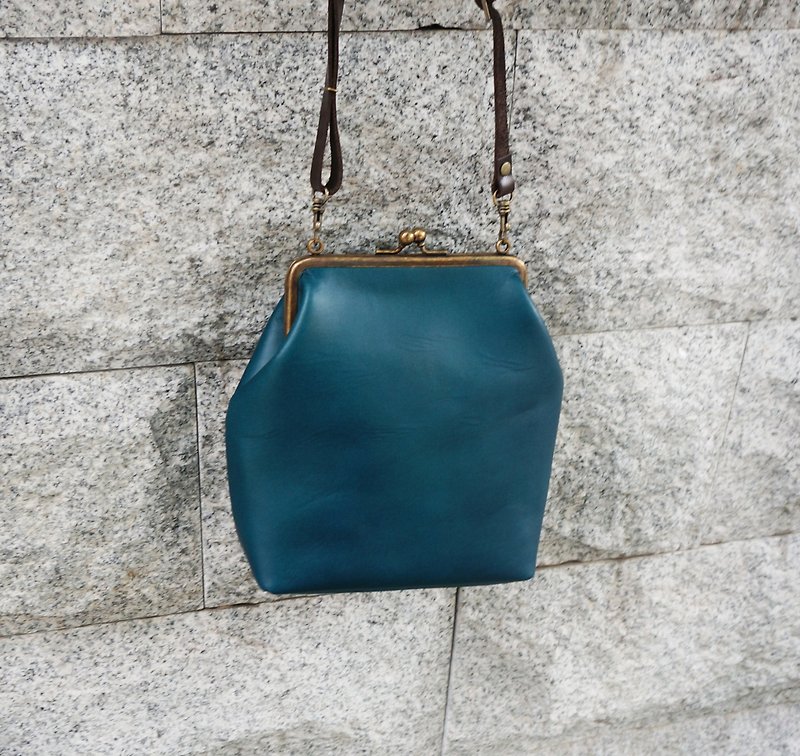 Sienna elegance mouth gold package - กระเป๋าแมสเซนเจอร์ - หนังแท้ สีน้ำเงิน