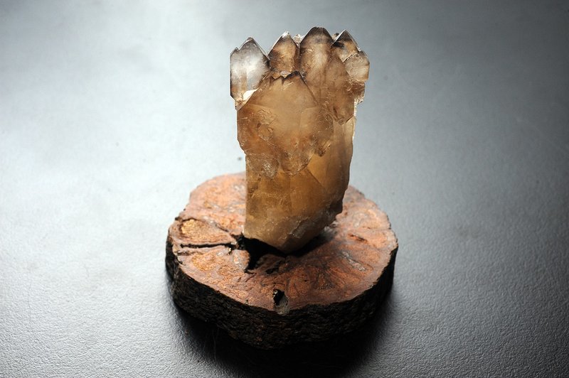 茶晶骨幹 礦石/水晶/靈修/開運/招財/破煞/防小人 - 擺飾/家飾品 - 水晶 