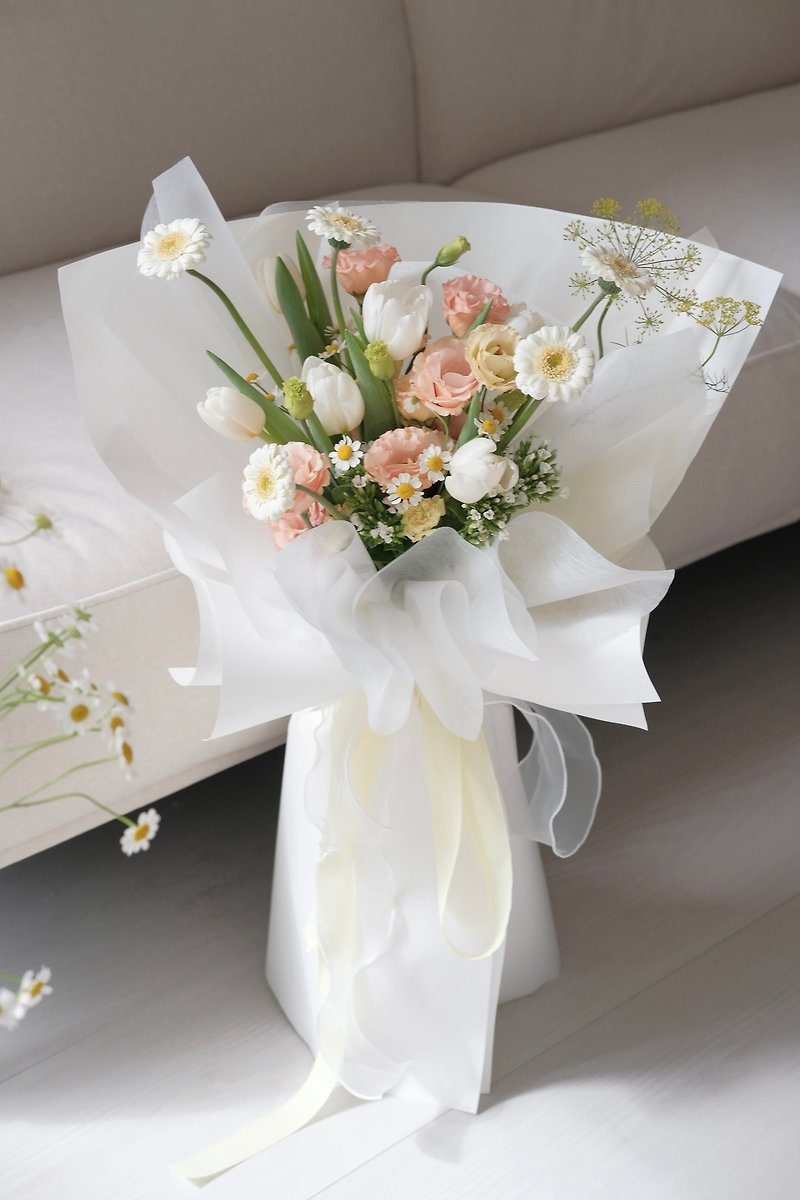 White Valentine's Day Bouquet Birthday Proposal Bouquet Girlfriend Gift - ตกแต่งต้นไม้ - พืช/ดอกไม้ สึชมพู