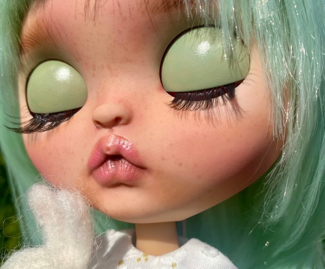 Custom Blythe doll Ooak Blythe Shop EseniaBlytheStore Stuffed Dolls Figurines Pinkoi