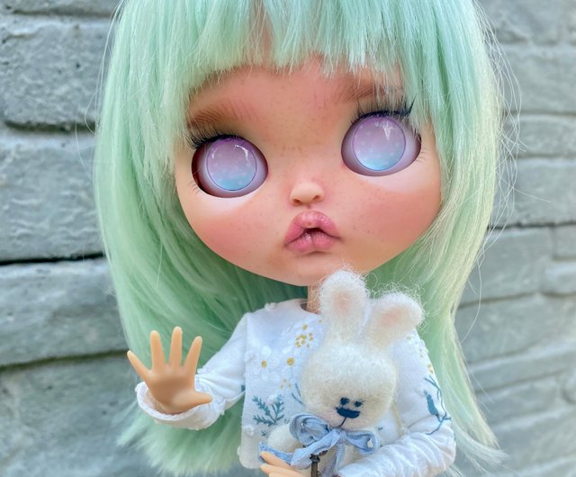 Custom Blythe doll Ooak Blythe Shop EseniaBlytheStore Stuffed Dolls Figurines Pinkoi