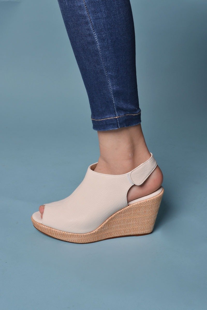 90122 Fish mouth wedge shoes beige - รองเท้าลำลองผู้หญิง - หนังแท้ 