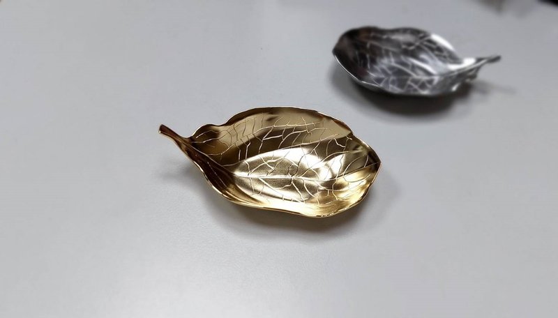 Japan Shinko Japanese tableware-golden persimmon leaf appetizer spoon-gold style-520 love - จานเล็ก - สแตนเลส สีทอง