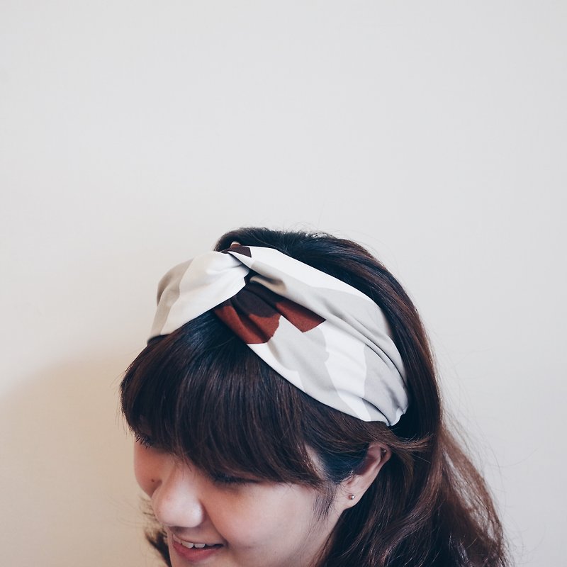 North Olsen Linfen Lan Series Elastic Wide / handmade hair band - Hair Accessories - Cotton & Hemp White
