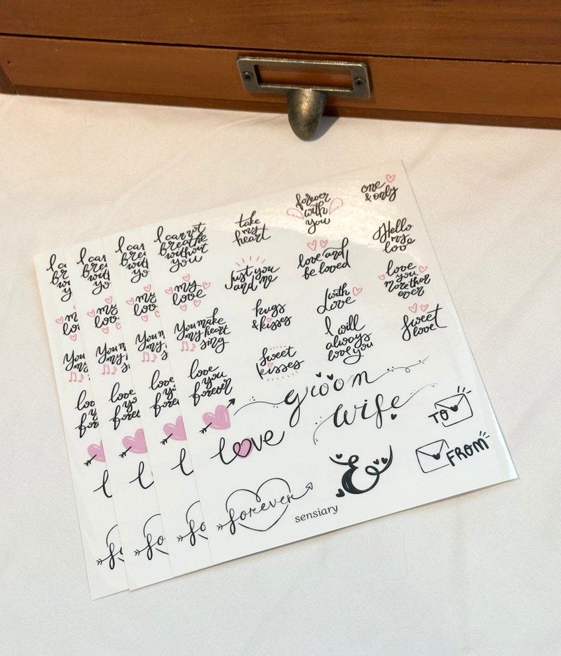sensiary Love lettering stationery transparent sticker 4p - 卡片/明信片 - 紙 