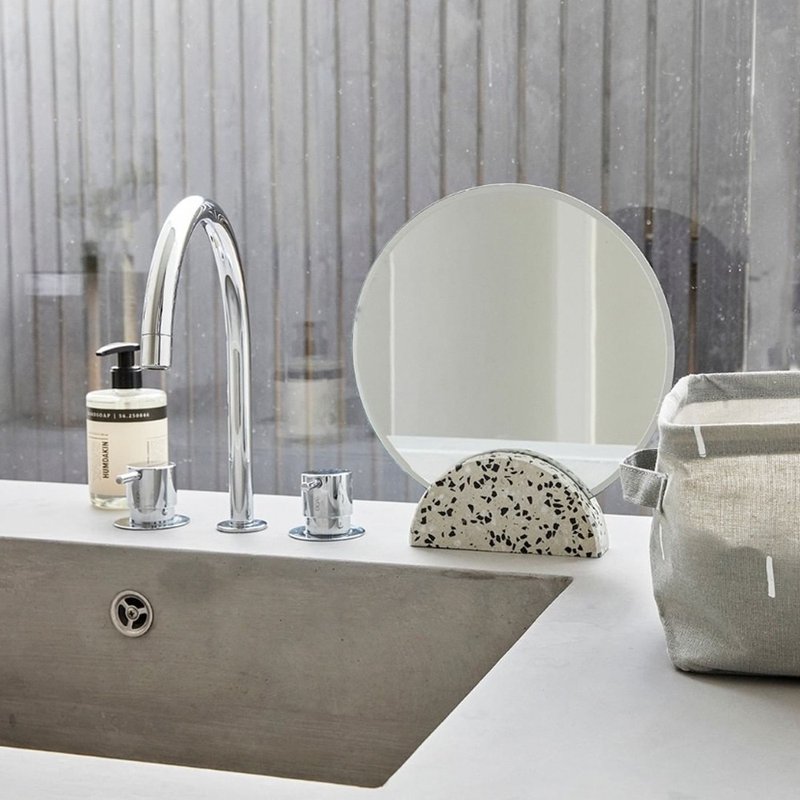 【Hübsch】－540603 Nordic style white terrazzo round makeup mirror table mirror - Makeup Brushes - Stone White