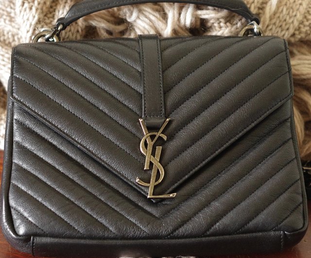 古き良きアンティークジュエリー YSL SAINT LAURENT ブラック カレッジバッグ ショルダー＆サイドバッグ クロスボディ - ショップ  Damn Good Vintage トートバッグ・ハンドバッグ - Pinkoi