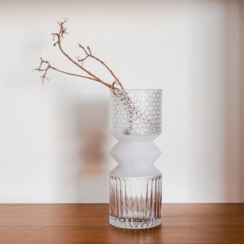 【Hübsch】-660804 Mist white glass craft vase flower arrangement flower arrangement - Pottery & Ceramics - Glass White