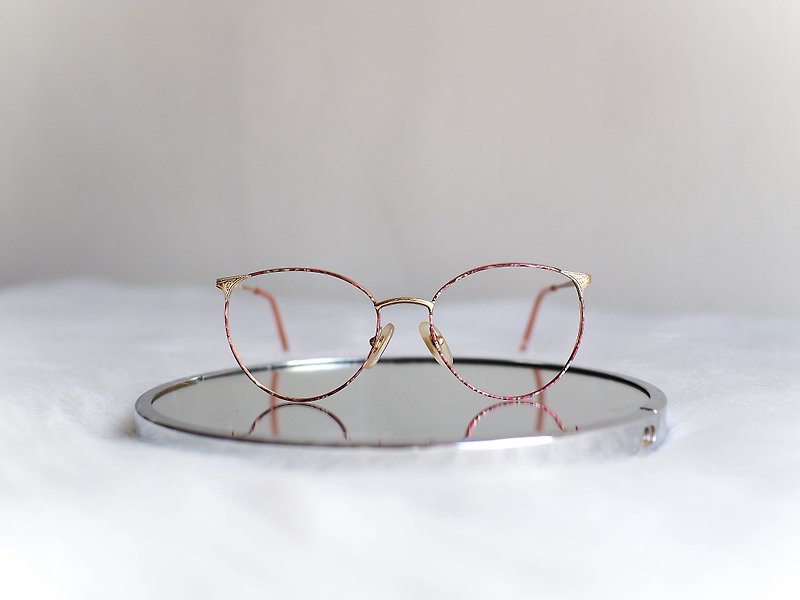 Heshui Mountain - Kagawa socialite pink sands gold-rimmed engraved oval glasses / glasses - Glasses & Frames - Other Metals Pink