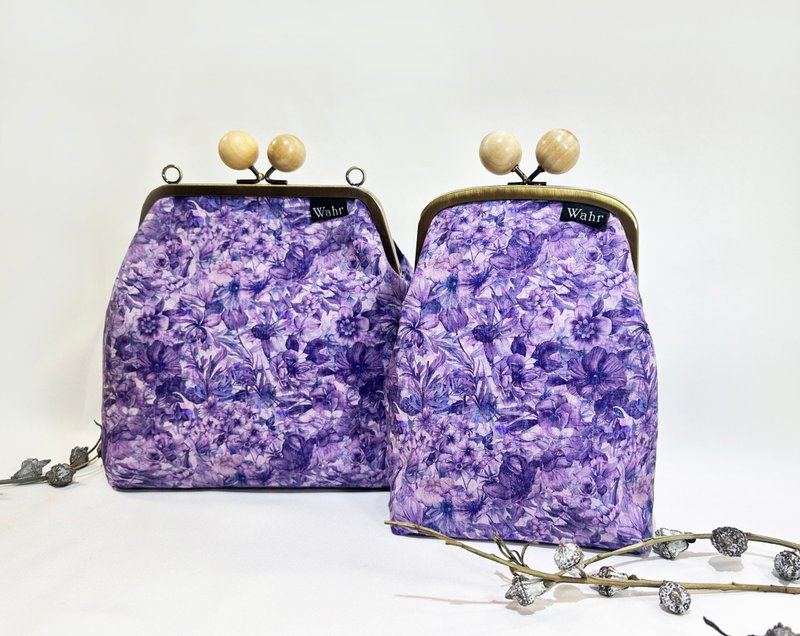 Pianpian purple flower kiss lock bag clutch bag mobile phone bag shoulder bag carry-on bag - กระเป๋าแมสเซนเจอร์ - ผ้าฝ้าย/ผ้าลินิน สีม่วง