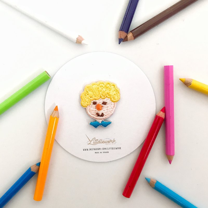 Embroideried patch Embroidery pin |  boy | Littdlework - Brooches - Thread Multicolor