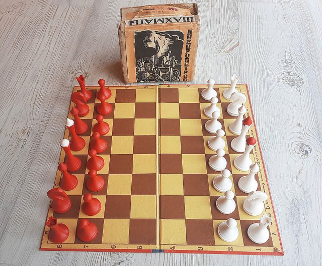 Vintage plastic outlet chess set with plastic board, Soviet chess set, 80s chess set