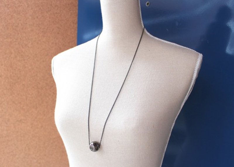 Lacquer ball long necklace - สร้อยคอ - ไม้ 