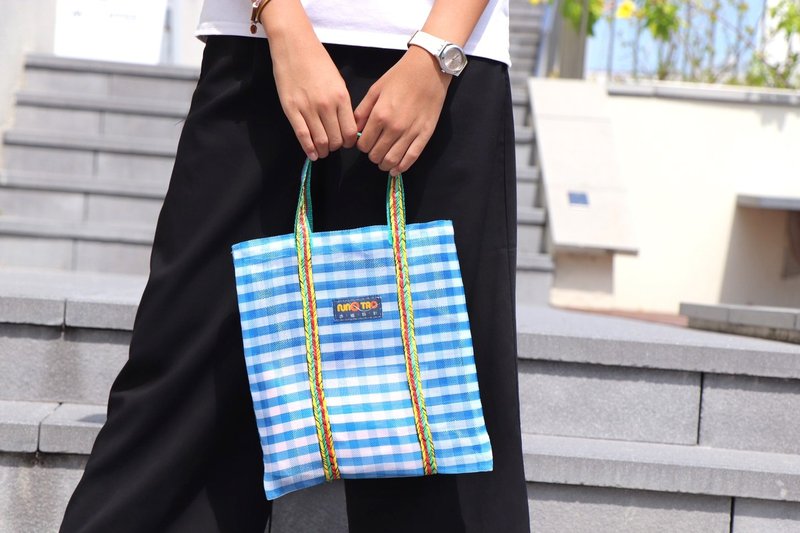 Straight Qizhi Bag (fresh blue and white) - กระเป๋าถือ - ไนลอน สึชมพู