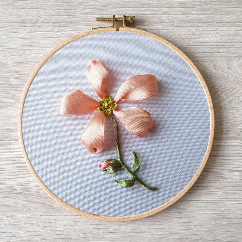 刺繡 蝴蝶 ribbon embroidery DIY, Flower pattern pdf - งานดีไซน์ดิจิทัลอื่นๆ - ผ้าไหม หลากหลายสี