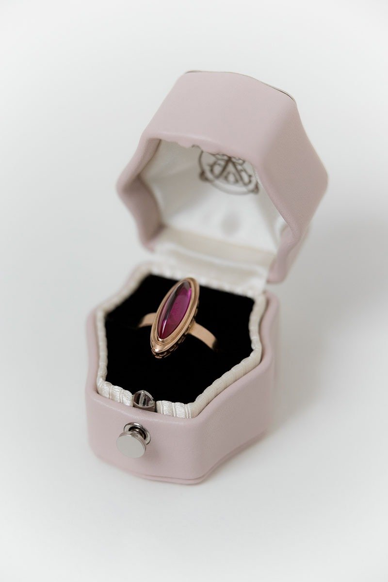 Leather Ring Box - TULIP LOCK - Handmade Monogram Vintage Style Proposal - 戒指 - 真皮 紅色