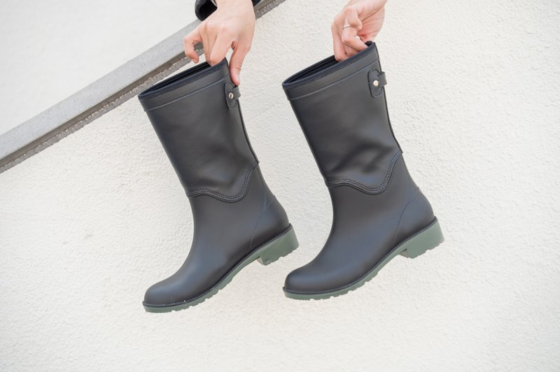 A heavy thunderstorm is coming - Order today for tomorrow's [Rain Boots Day] Mid-calf rain boots, black waterproof rain boots - รองเท้ากันฝน - วัสดุกันนำ้ สีดำ