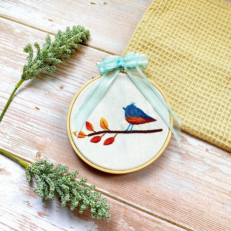 French embroidery four seasons garden embroidery material set - red leaves and blue robin bird - เย็บปัก/ถักทอ/ใยขนแกะ - ผ้าฝ้าย/ผ้าลินิน 