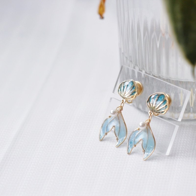 Waves and Time | Clip-on earrings - ต่างหู - เรซิน หลากหลายสี