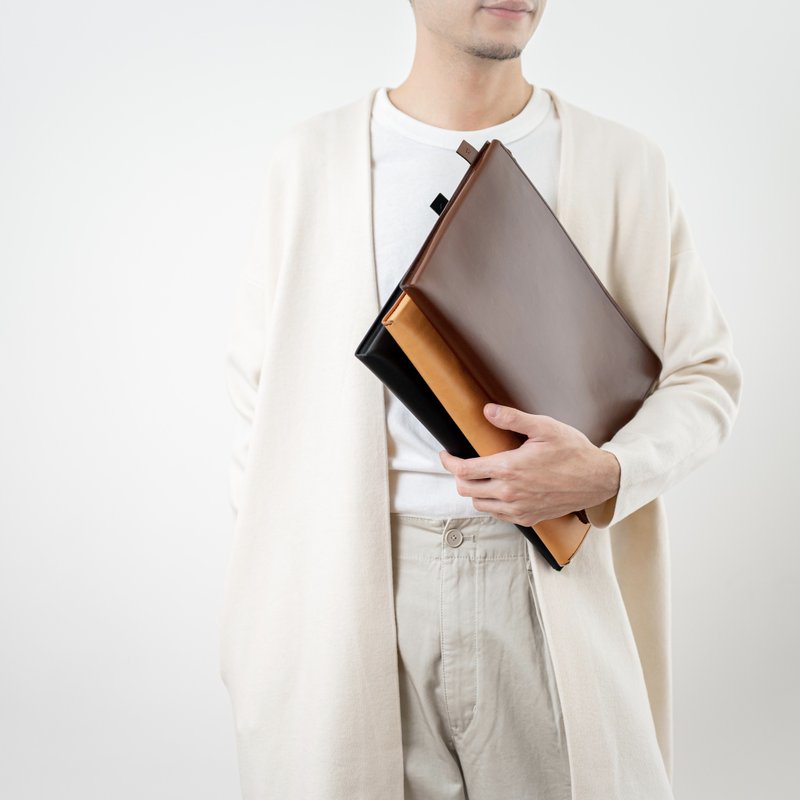 13 MacBook Leather Zipper Folder - กระเป๋าคลัทช์ - หนังแท้ 