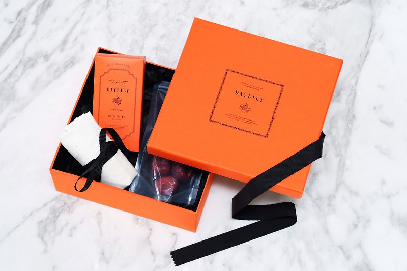 DAYLILY gift box - อื่นๆ - วัสดุอื่นๆ สีส้ม