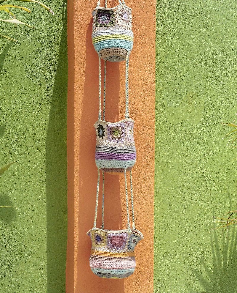 Birthday gift Mother's Day gift Tanabata gift limited a handmade crochet basket / hand woven basket / storage basket / hanging bag / nest woven basket / flower woven basket - rainbow stripes Macaroons romantic sweet forest flowers braid - Storage - Cotton & Hemp Multicolor