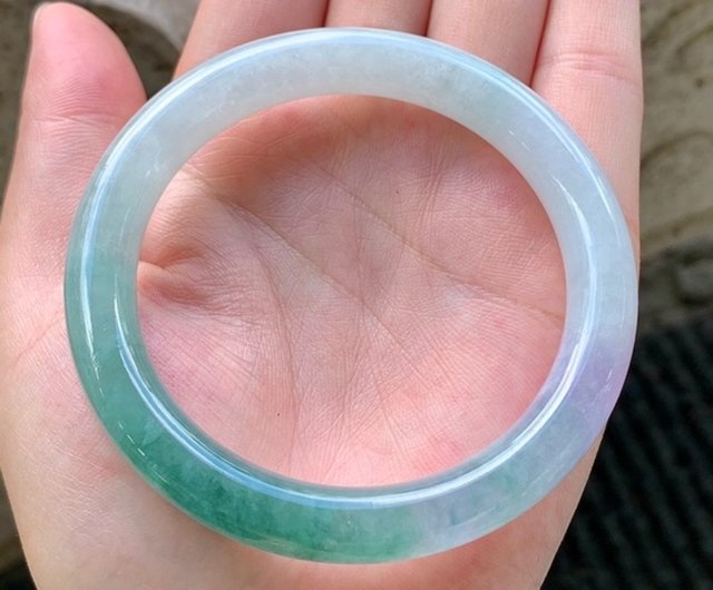 翡翠バングル　氷翡翠バングル　本翡翠バングル　飄花翡翠　氷種翡翠　天然石バングル 翡翠バングル 氷翡翠ブレスレット 本翡翠バングル 氷種翡翠 天然石
