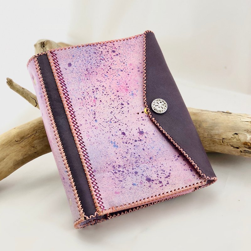 Not hidden. A5 loose leaf. Notebook - PDA / Travel / Notepad - Notebooks & Journals - Genuine Leather Purple