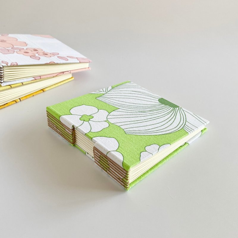 German vintage fabric, hand-bound album, buttonhole stitch binding, lime green - อัลบั้มรูป - กระดาษ สีเขียว