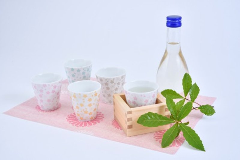 桜モチーフ　カップ(H)　ピンク - 其他杯子 - 瓷 粉紅色