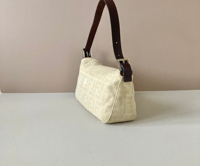 LA LUNE Second hand Fendi beige baguette presbyopic underarm side