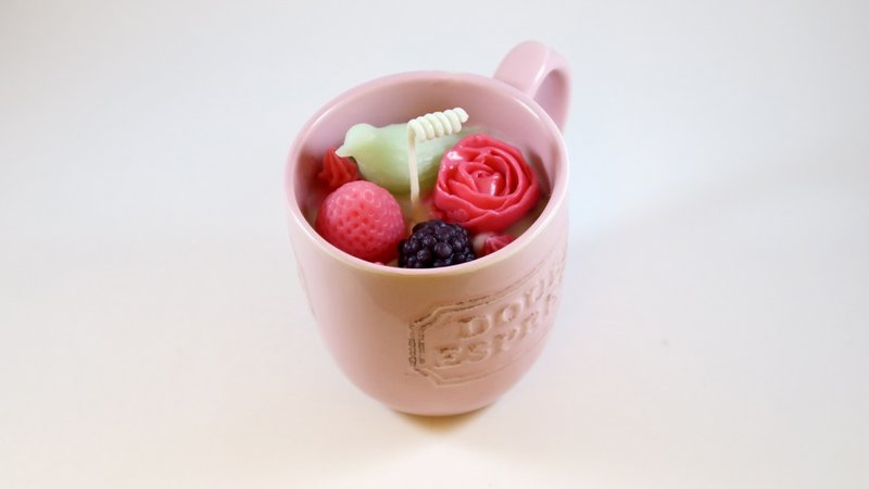 【miss coco香氛日誌】幸福的青鳥 香氛豆蠟莓果杯 - 香氛蠟燭/燭台 - 蠟 紅色