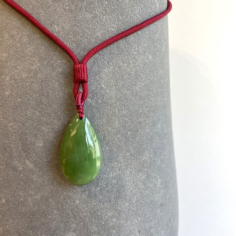 Jade necklace - Taiwan design and making - สร้อยคอ - หยก สีเขียว