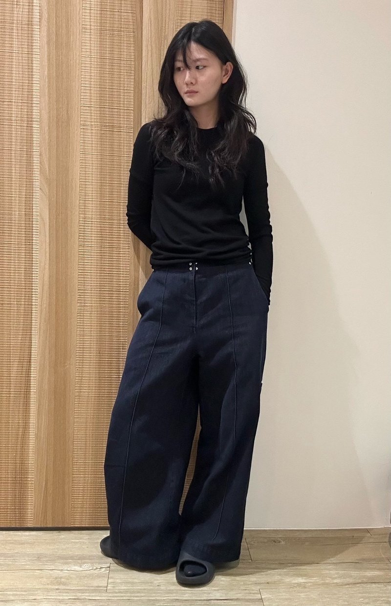 圓領捲邊針織衫 - 女上衣/長袖上衣 - 羊毛 黑色