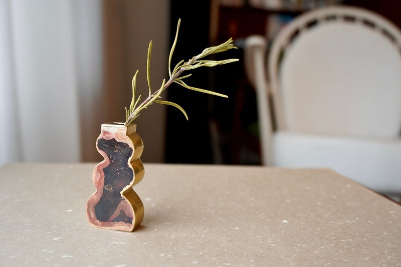 黃銅迷你花器-波浪火痕瓶 - 擺飾/家飾品 - 銅/黃銅 金色