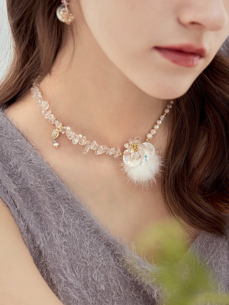 Loving the sky. MUCHAT handmade 14KGP crystal flower ball pearl necklace - สร้อยคอ - โลหะ ขาว
