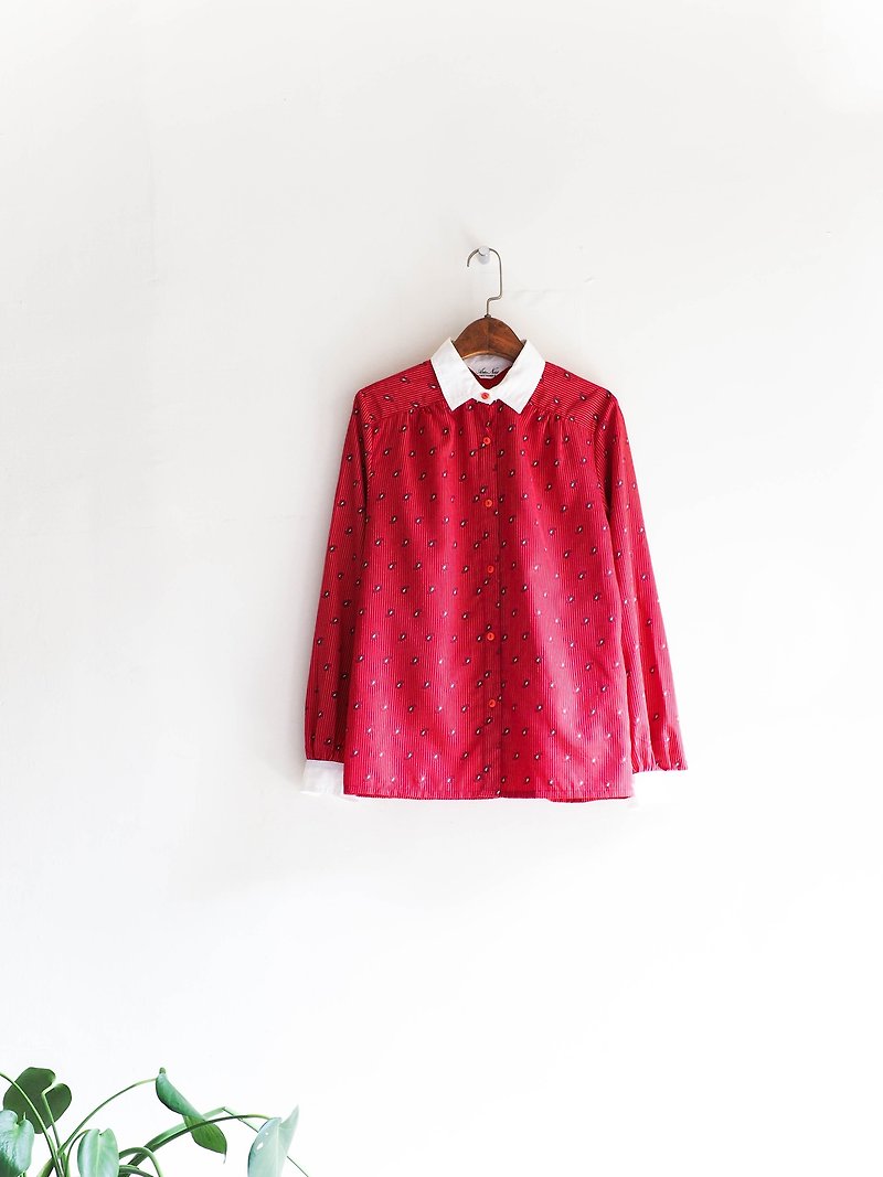 River Water Mountain - Osaka Sweet Love Flame Girl Antique Silk Shirt Tops shirt oversize vintage - Women's Shirts - Polyester Red