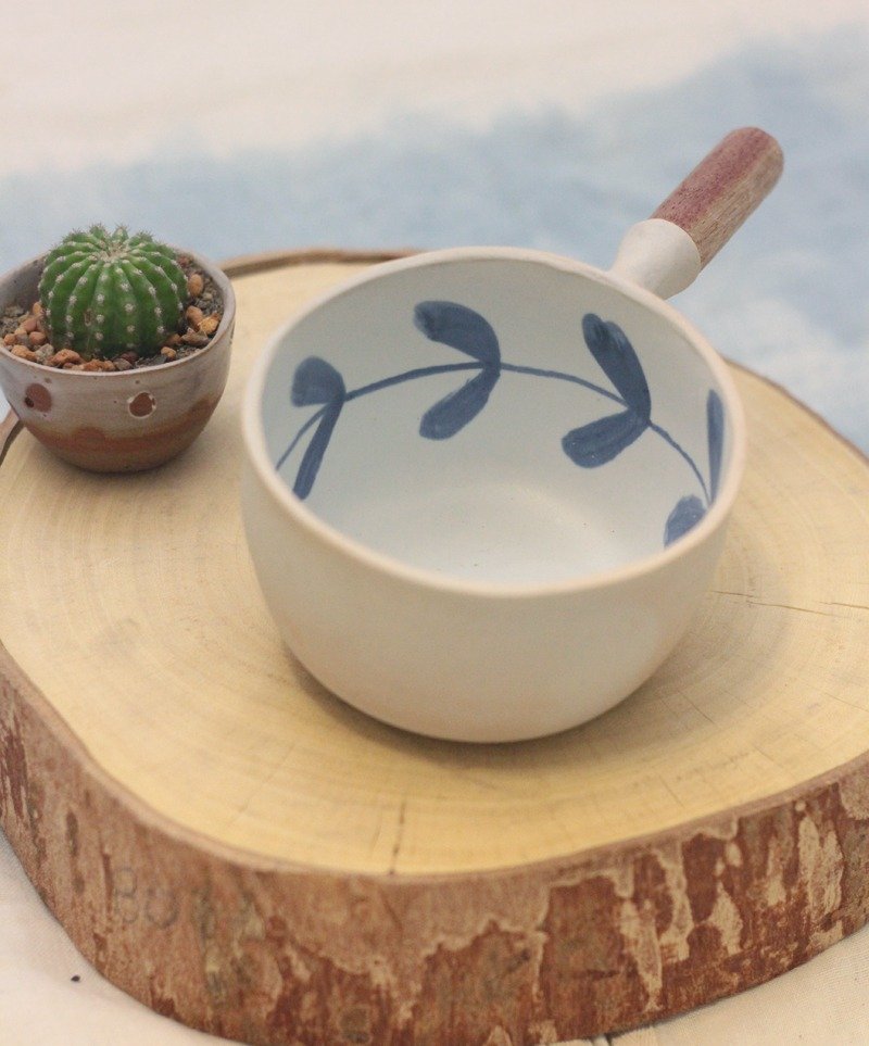 3.2.6. studio: Handmade ceramic coffee cup with wooden handle. - 擺飾/家飾品 - 陶 咖啡色