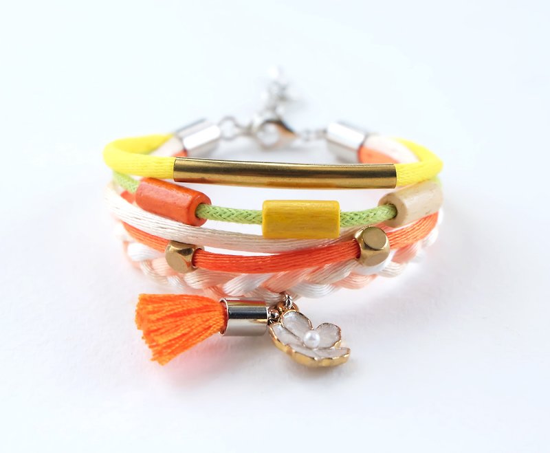 Colorful layer wrap bracelet with white flower and orange tassel - 手鍊/手鐲 - 其他材質 橘色