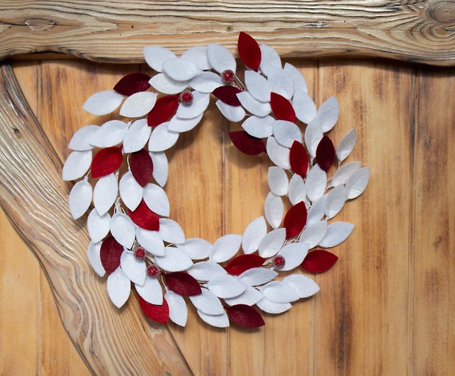 Red & White Felt Wreath with Berry  Door Decor Colorful Wreath - Shop Felt  Garden Wall Décor - Pinkoi