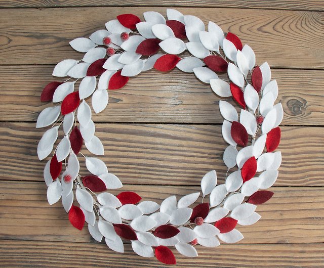 Red & White Felt Wreath with Berry  Door Decor Colorful Wreath - Shop Felt  Garden Wall Décor - Pinkoi